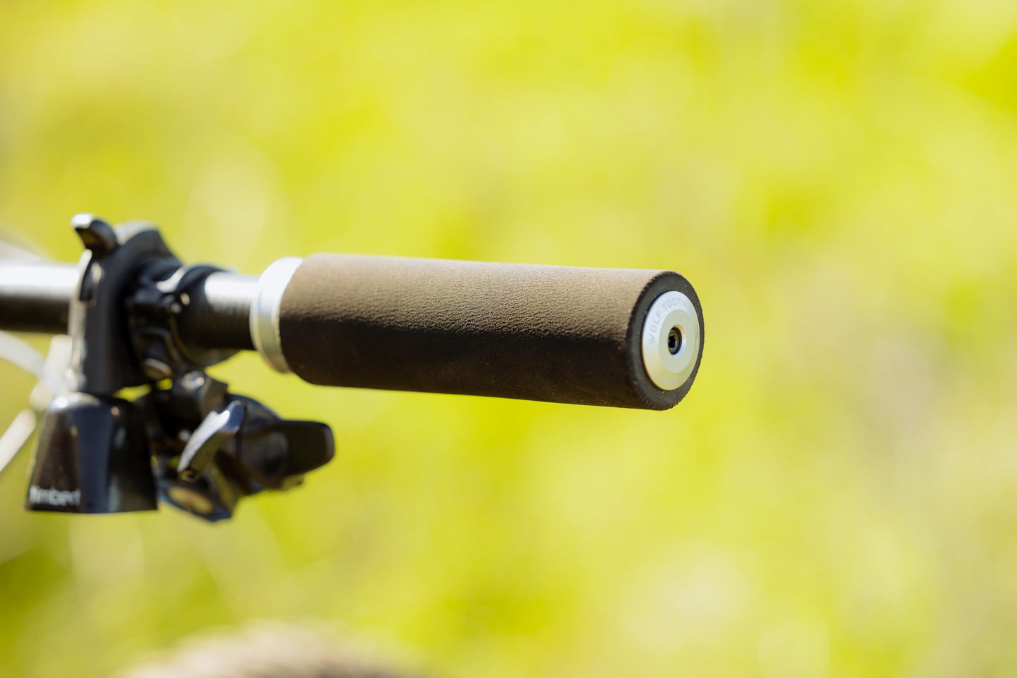 Wolf Tooth Lock-On Fat Paw Grip - Black Grip with Black Collar