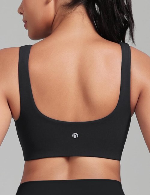 HeyNuts Womens U Back Sports Bra, Scoop Neck Low Impact Wirefree Workout Athletic Basic Gym Yoga Tops Padded with Built in Bras Black M