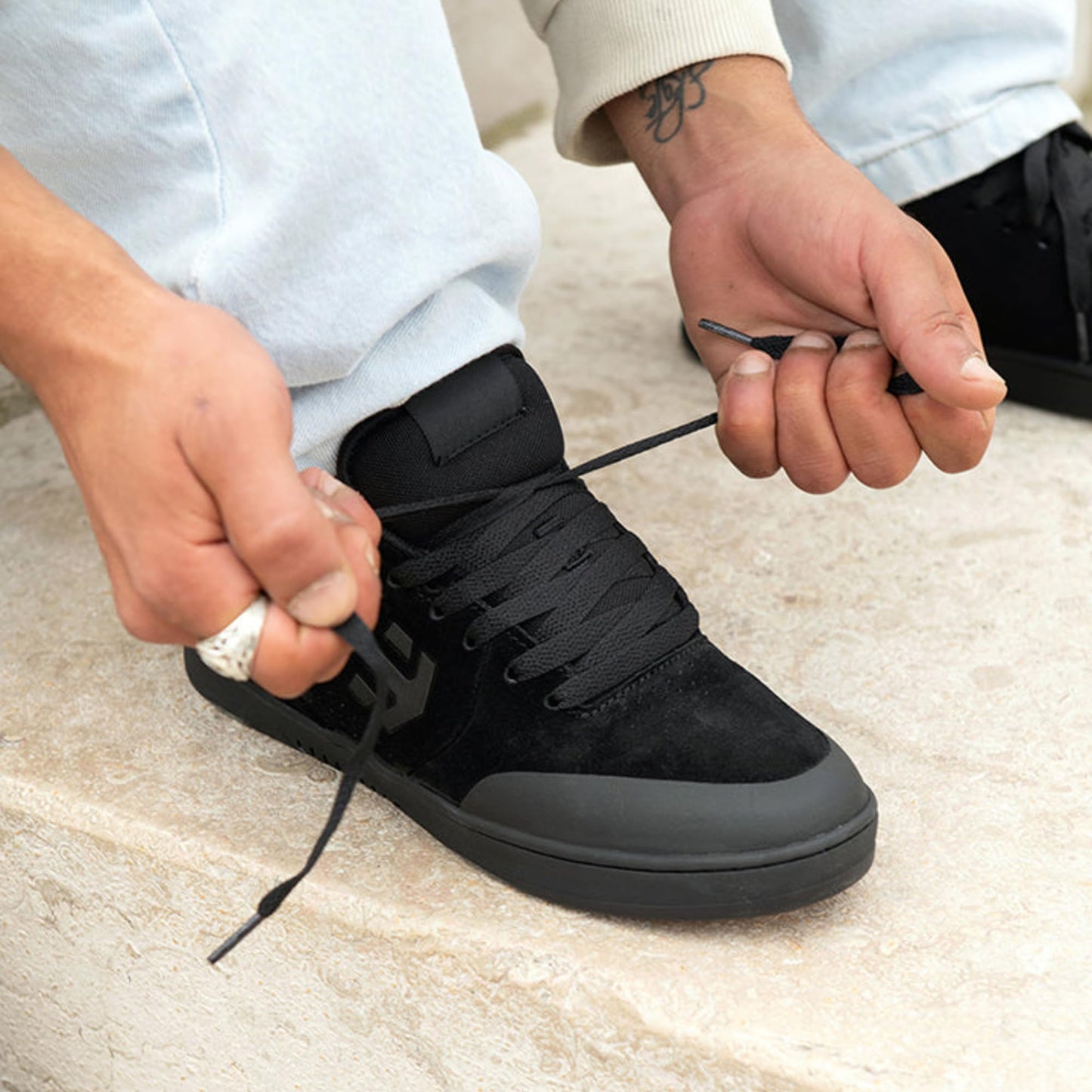 Etnies Marana – Iconic Pro Skate, Reinforced Michelin Cupsole, Cushioned Feel, 3X More Durable - Black/Black/Black - 10