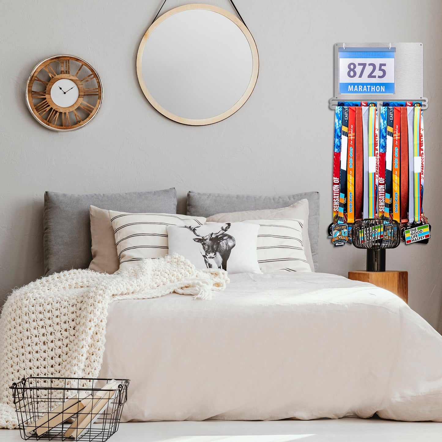 Moxweyeni Race Medal and Bib Display Medal Hanger Running Bib Holder Wall Mounted Hanging Rack stands Gifts for Runners(Silver,15.8 x 10.7 Inch,Stylish)