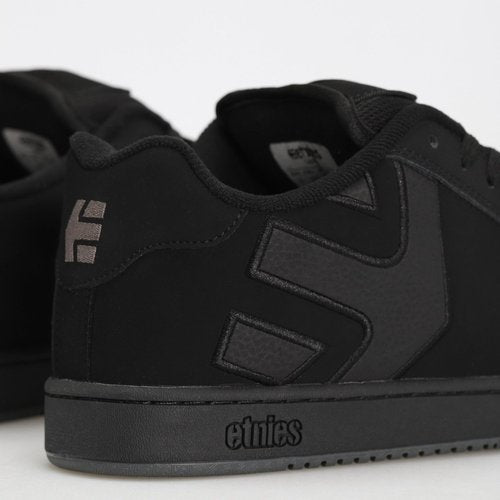 Etnies Fader – Classic Skate Heritage Style with on-Trend Puffy Look, Reinforced Cupsole, Cushioned Fit, Everyday Sneakers - Black Dirty Wash - 6.5