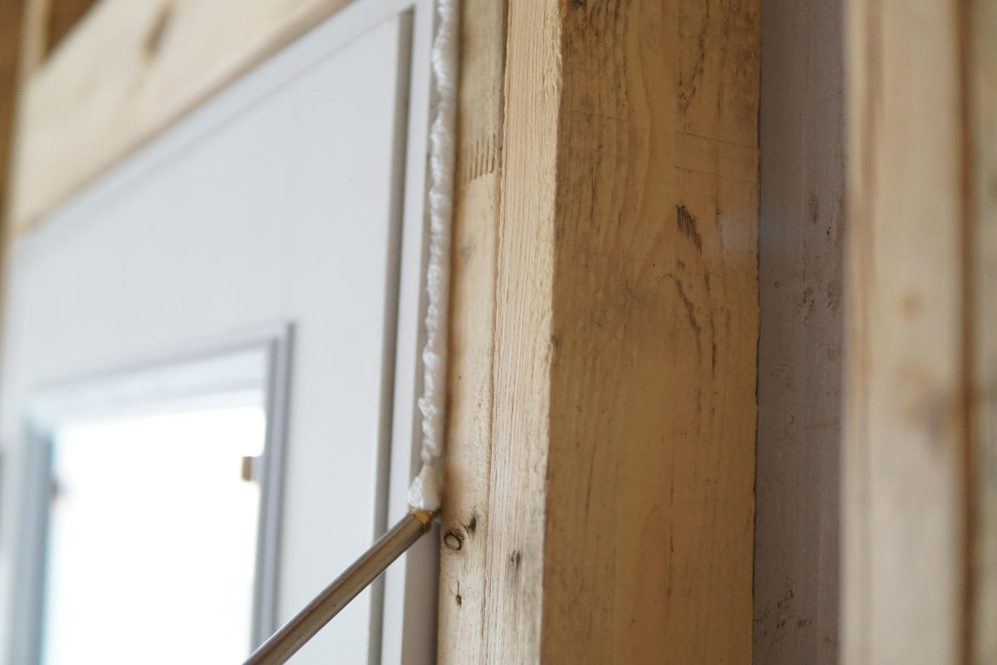 Window & Door Insulating Foam Sealant, High R-Value for Superior Insulation, Water-Resistant, Low Expansion, Eco-Friendly, AAMA & UL Verified (6x24 oz)