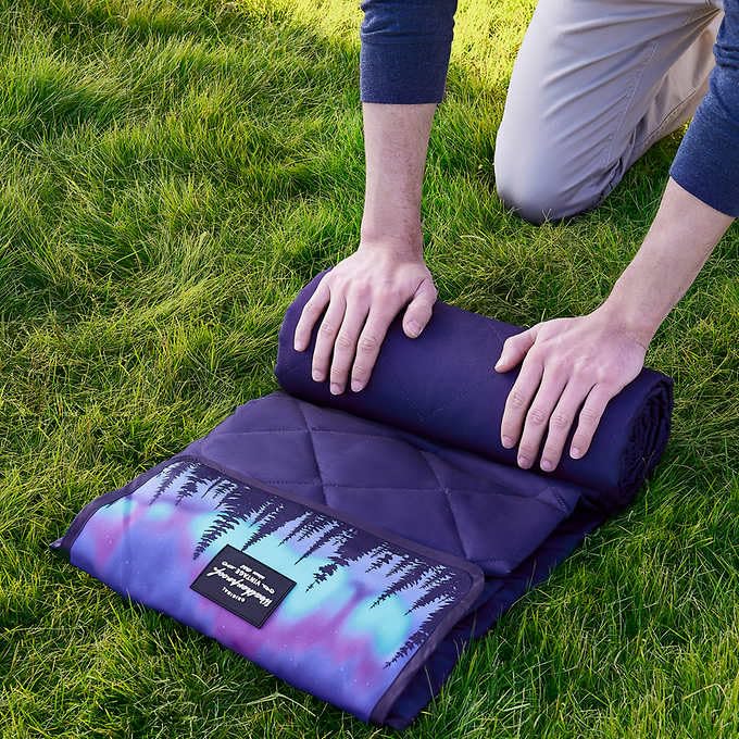 Weatherproof Vintage Stars Picnic Blanket - 72x60in Waterproof, Sandproof & Portable