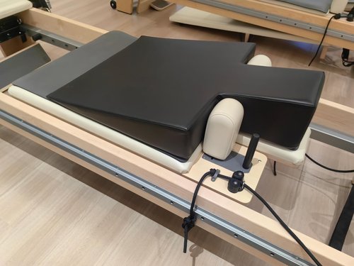 CONFTO Large Upholstered Wedge, Exercise Equipment for Pilates Reformer, Workout Pad for Pilates, Ideal for Athletes and Physical Therapy, Pilates Machine Home Gym or Studio Use