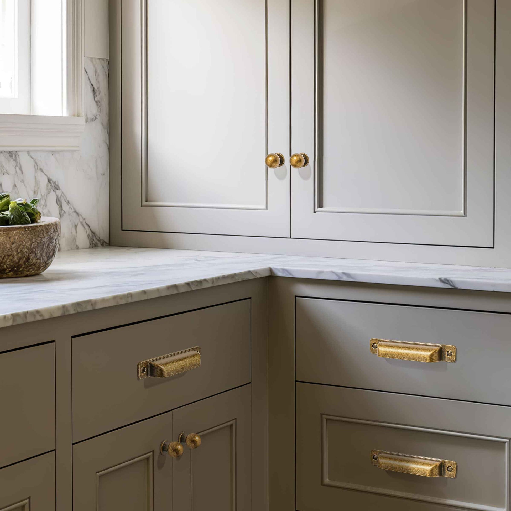 Dosoye 10 Pack 1 Inch (25mm) Diameter Round Solid Vintage Antique Brass Cabinet knobs，Pulls for cabinets and Drawers,Ball Knobs Cabinetry Hardware