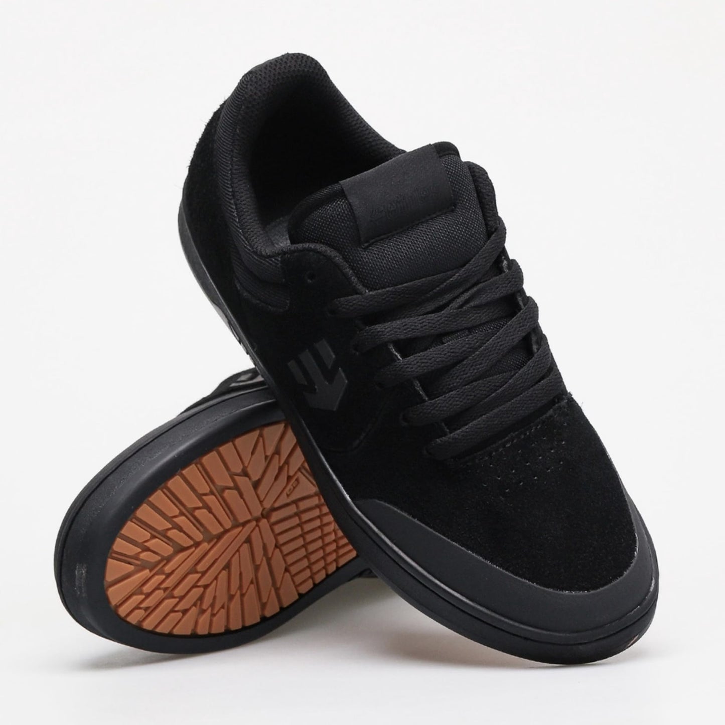 Etnies Marana – Iconic Pro Skate, Reinforced Michelin Cupsole, Cushioned Feel, 3X More Durable - Black/Black/Black - 10