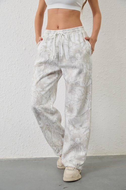MSBESYOR Camo Pants Women Baggy Fleece Y2K Camouflage Cargo Pants High Waisted Wide Leg Drawstring Jogger Sweatpants