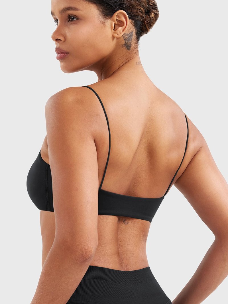 YEOREO Women's Spaghetti Strap Sports Bra Enidy Square Neck Yoga Wireless Low Impact Padded Seamless Cami Crop Top Black S