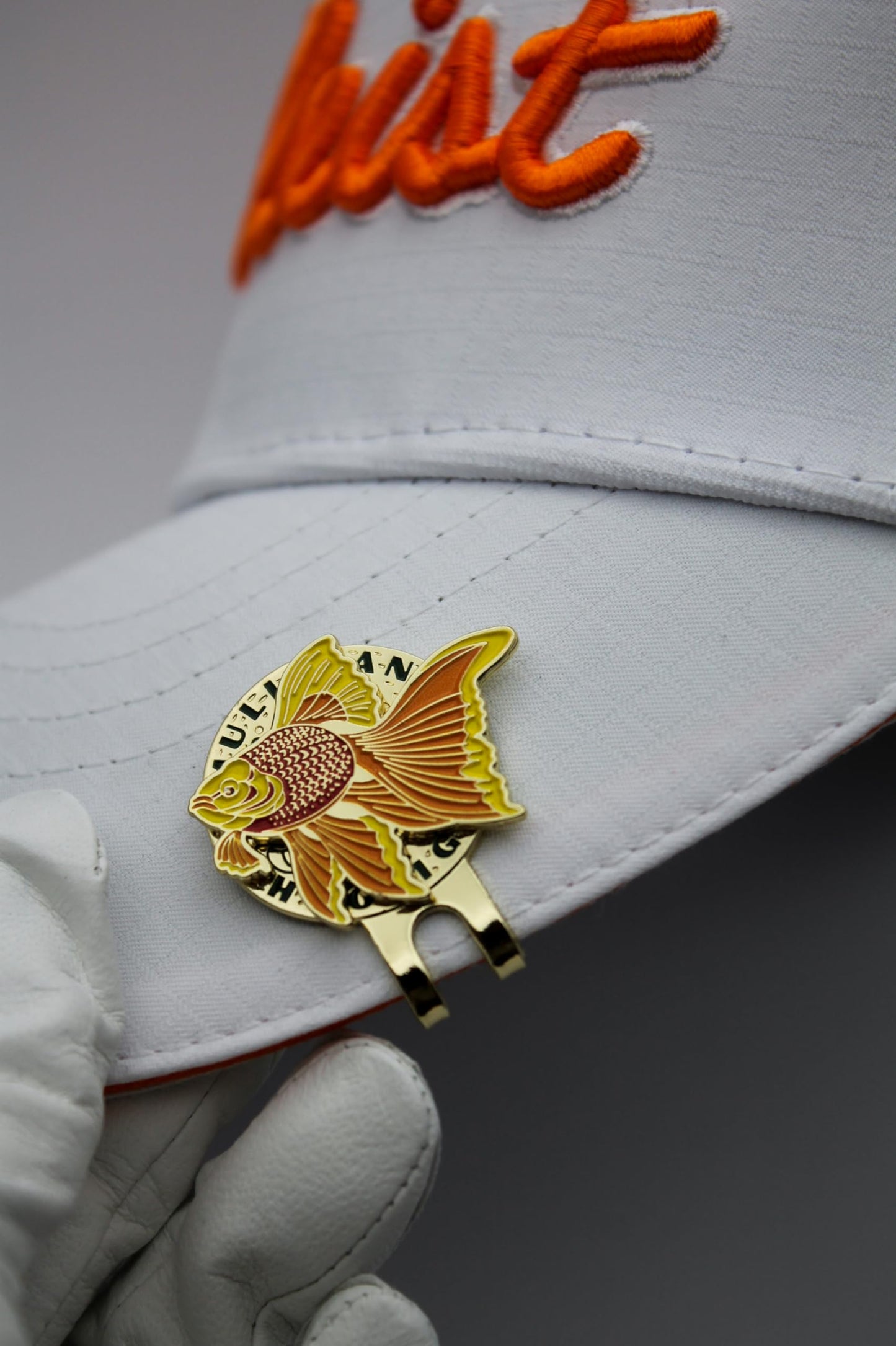 MULLIGAN HOOLIGAN Gold Fish Golf Ball Marker + Magnetic Hat Clip, Funny and Unique Golf Gifts, Premium Quality, The Perfect for Your Favorite Golfer, Golf Accessories for Any Occasions