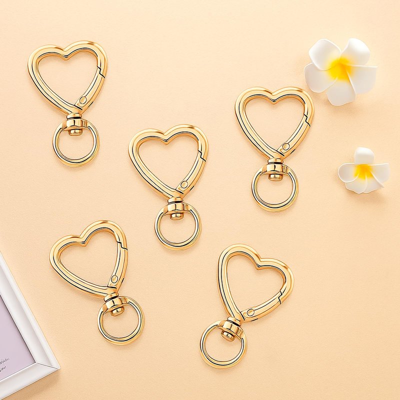 30 Pcs Gold Heart Keychain Clip with Swivel Clasps Hooks Cute Silver Heart Shaped Carabiner Clasp Zinc Alloy Key Ring Snap Keychain Hook Backpack Clips for Handbag DIY Making Hanging Buckle