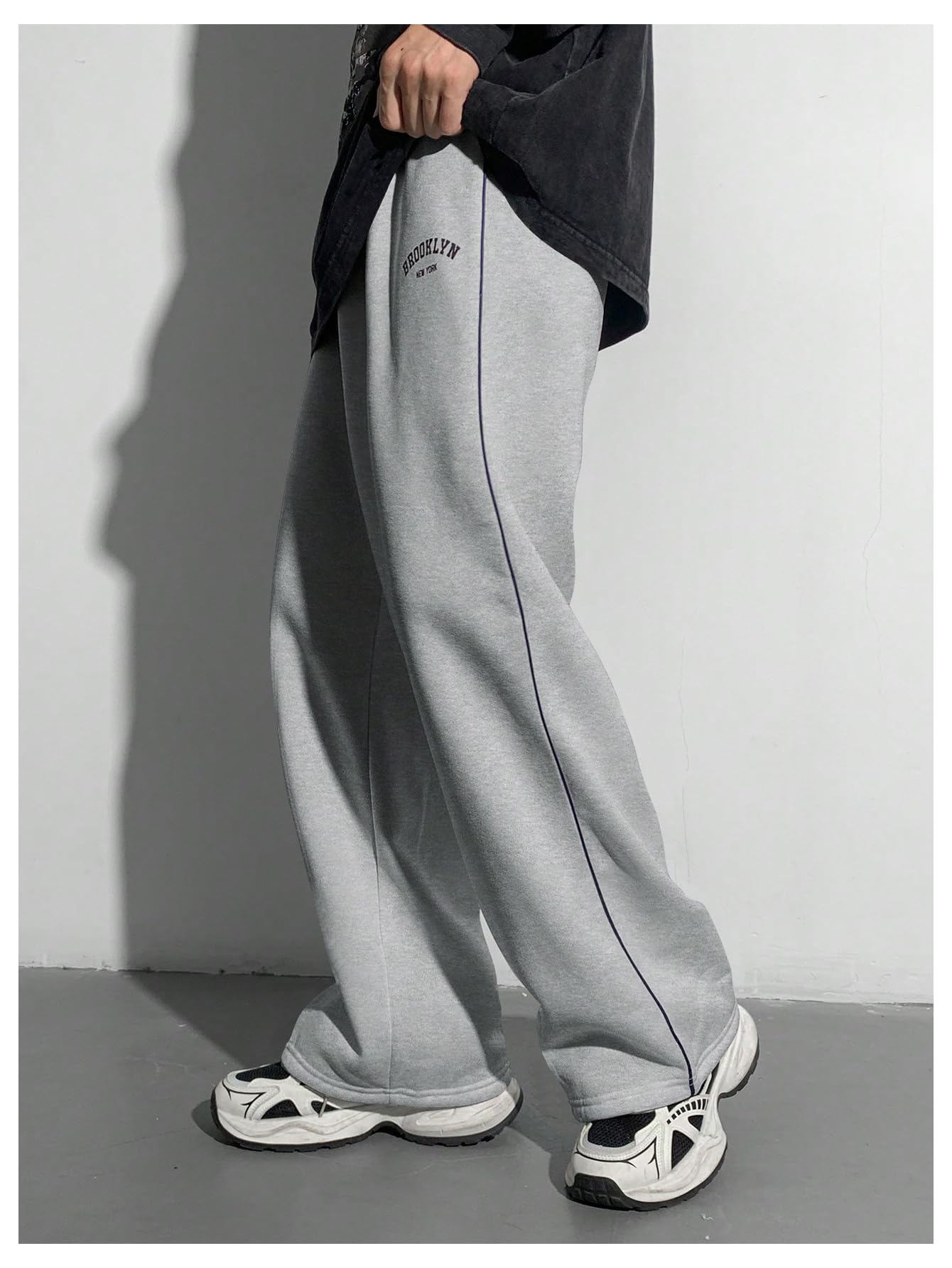 RoseSeek Boy's Letter Graphic Wide Leg Sweatpants Baggy Pants Athletic Track Sweat Pants Joggers Light Grey 12Y