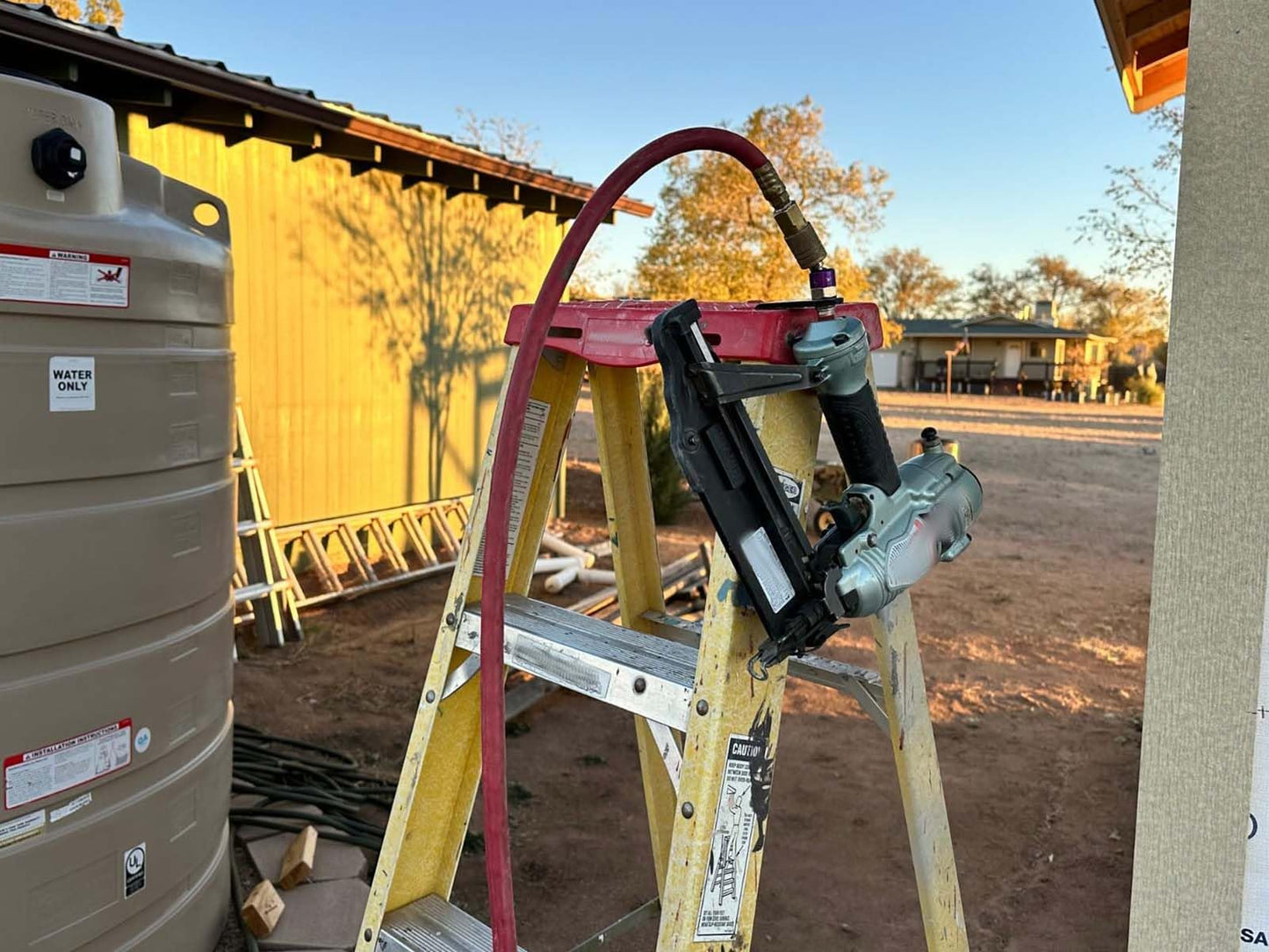 RayMagic Steel Pneumatic Tool Rafter Hook Hanger, Lightweight, Durable,Reusable Metal Organaizer Adjustable Easy Install Hooks with 1/4" Air Tool Swivel Fitting, for Air Nailer, 1-Piece, Purple