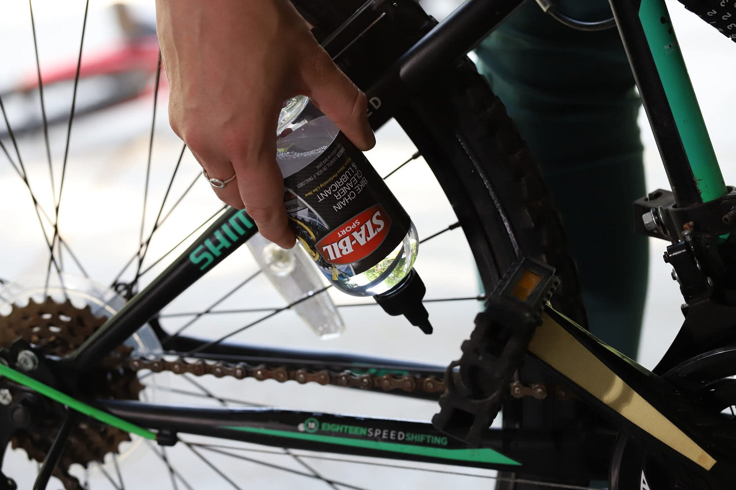 STA-BIL SPORT Bike Chain Cleaner & Lubricant - Prevents Rust on Chains, Cables, and Derailleurs, Premium Lubricant, Easy to Apply, Preserves Bike Chains, 8oz (22406)