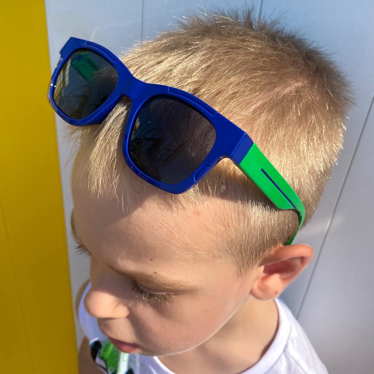 DUCO Polarized Kids Sunglasses Boys Cute Unbreakable Sunglasses for Kids UV400 Protection Age 5-10 K019(Blue Frame Green Temple)