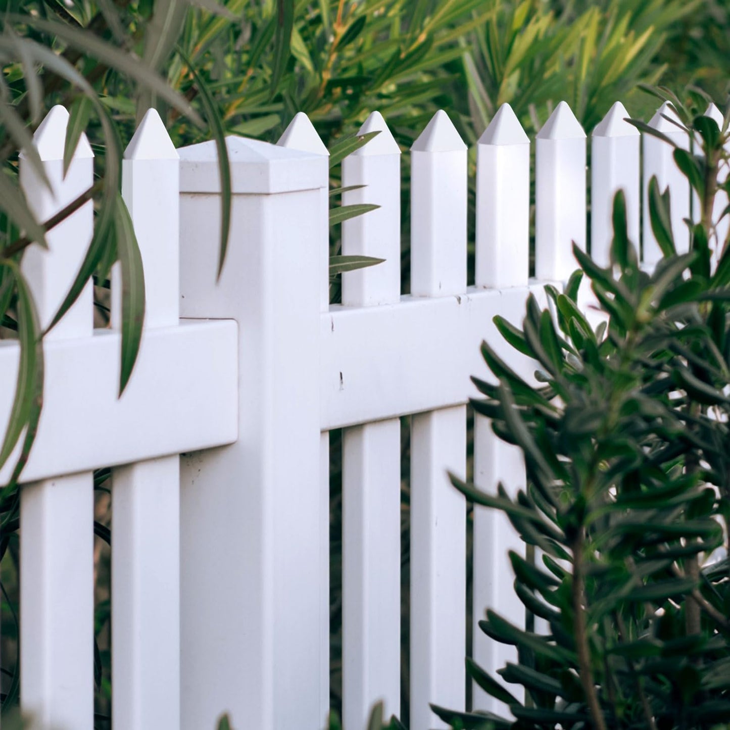 Pelopy 8 Packs Vinyl Picket Fence Caps 7/8" x 3" Vinyl Picket Fence Parts White Post caps for Outdoor Garden (Pointed Style)