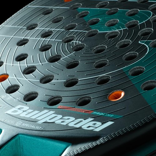 BULLPADEL Padel Racket HACK 04 Hybrid 2025 Paquito Navarro | Professional High Balance Pala Padel | TriCarbon 3D & MultiEva Core | Channel Aerodynamics & TriCore Stability | Dynamic Power & Control