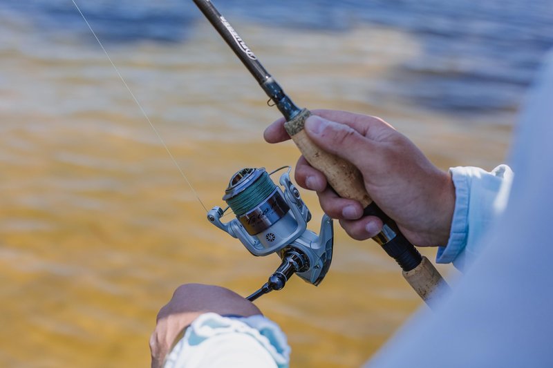 Pflueger Trion Spinning Reel, Size 20 Fishing Reel, Right/Left Handle Position, Graphite Body and Rotor, Corrosion-Resistant, Aluminum Spool, Front Drag System,Silver