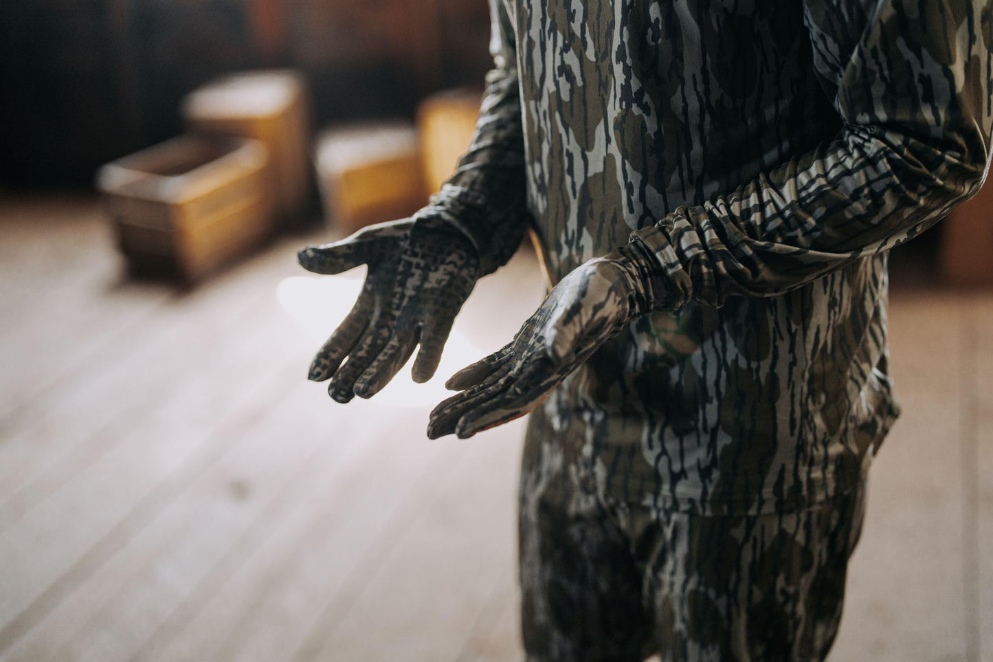 Muddy Outdoors Men's TRX Lightweight Gloves Mossy Oak Bottomland Medium
