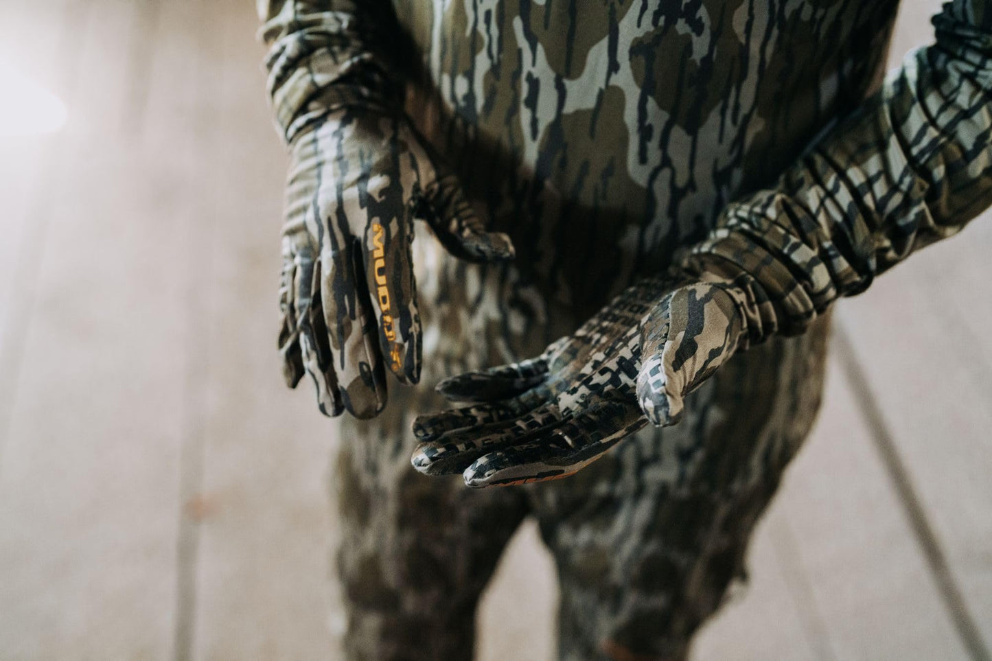 Muddy Outdoors Men's TRX Lightweight Gloves Mossy Oak Bottomland Medium