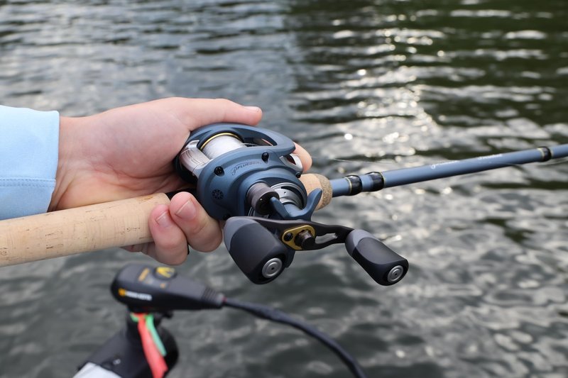 Pflueger President Baitcast Low Profile Reel, Freshwater Fishing Reel, Right Handle Position, Graphite Construction, Multi Disc Star Drag System