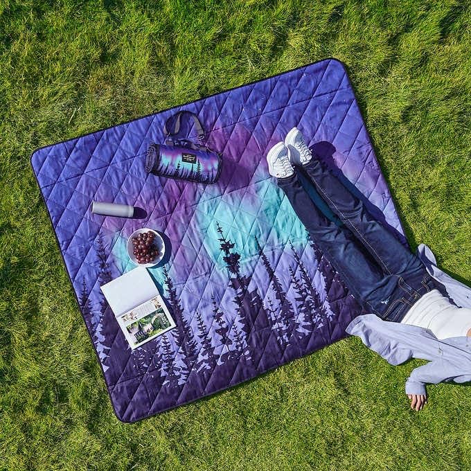 Weatherproof Vintage Stars Picnic Blanket - 72x60in Waterproof, Sandproof & Portable