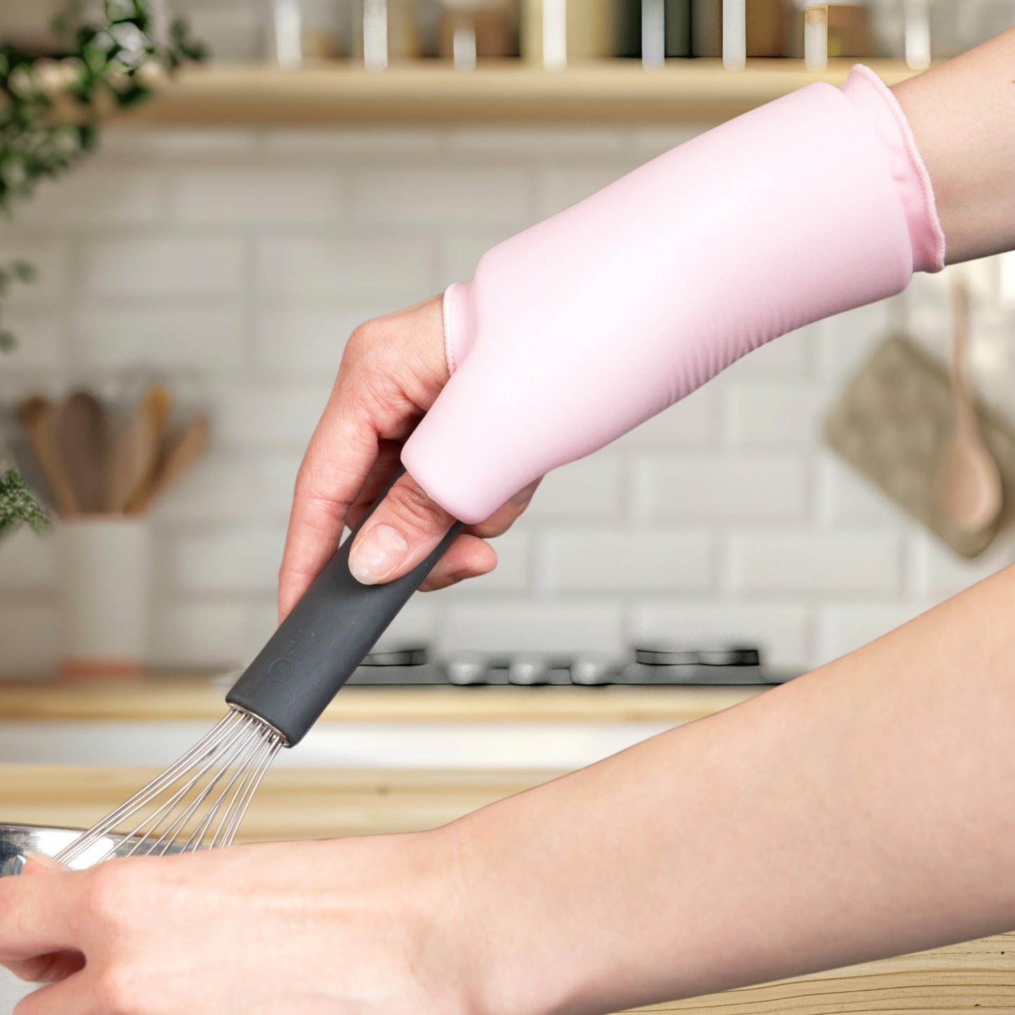 GRACE & ABLE Cooling Compression Sleeve For Thumb and Wrist Pain (Pastel Pink, Small-Medium)