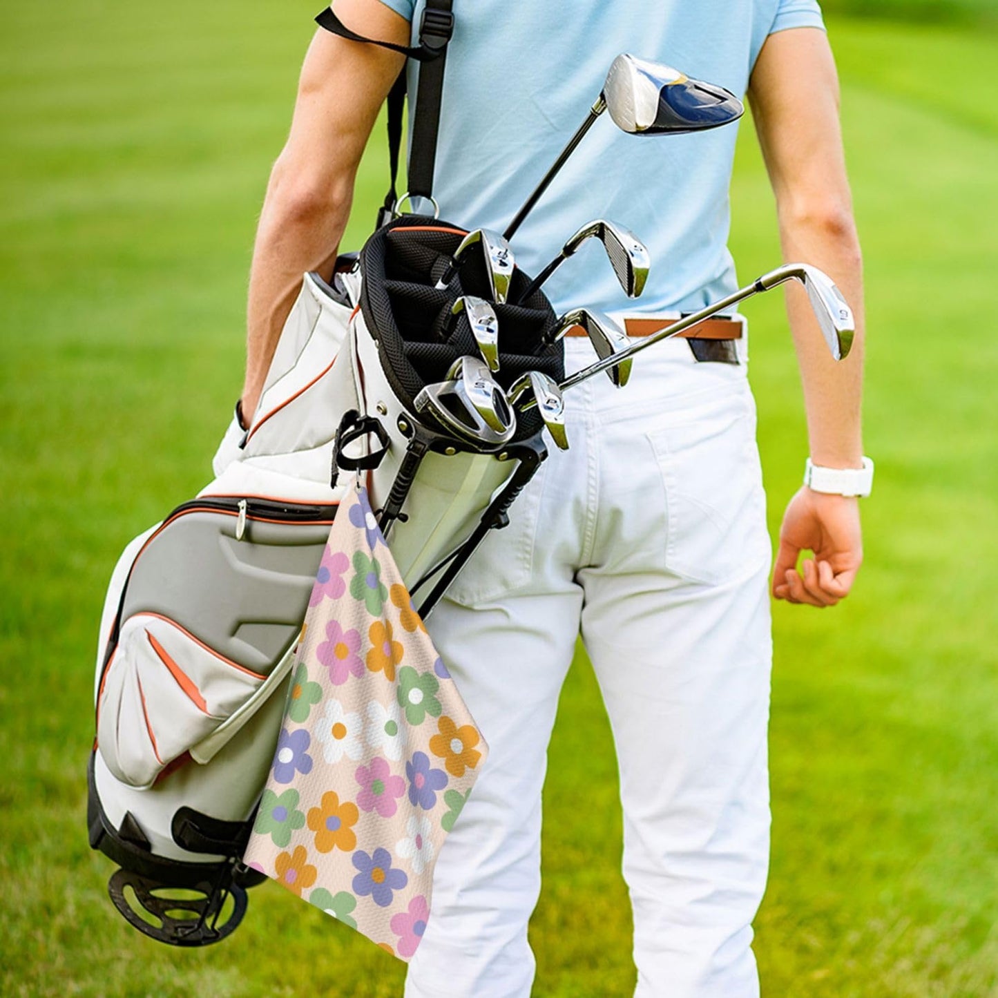 BEIANSHUO Cute Flowers Floral Golf Towel (16" X 24") with Carabiner Clip | Premium Microfiber Fabric | Golf Towel for Men and Women