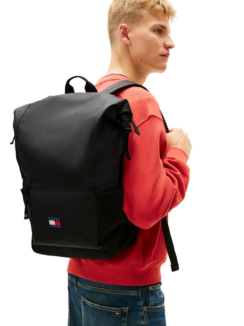 Tommy Jeans Men's Lightweight Daily Rolltop Backpack with Buckle and Zipper, Black, One Size