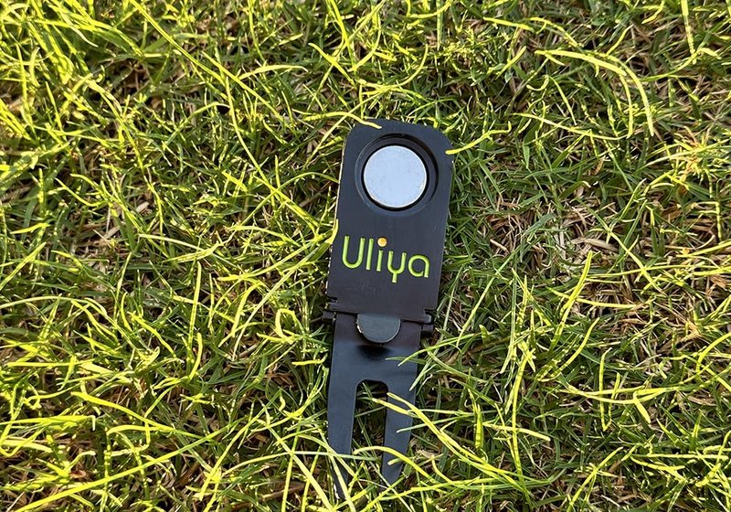 Uliya 【Upgraded】 Magnetic Golf Holder Golf Divot Marker Tool Portable Golf Cart Holder Clip Multipurpose Golf Accessories Portable Rest for Golf Cart (2, Black)