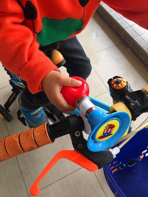 AISHEMI Kids Bike Metal Squeeze Horn Bell Handlebar Ring Horn for Trikes Scooters Balance Bike