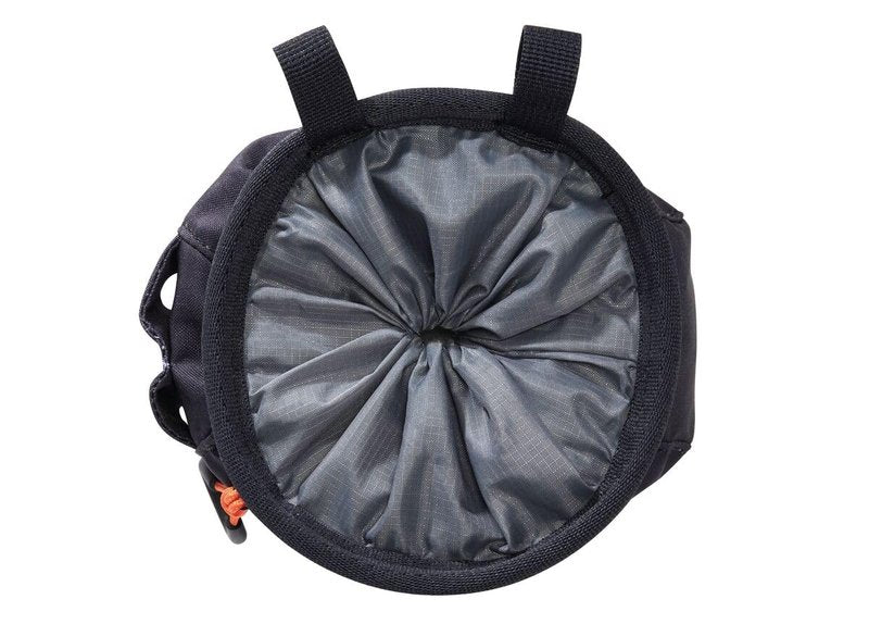 Petzl SAKAPOCHE Chalk Bag with Power Crunch Chalk (200g) - Ergonomic with Zip Pocket for Gym, Sports and Trad Climbing - Black
