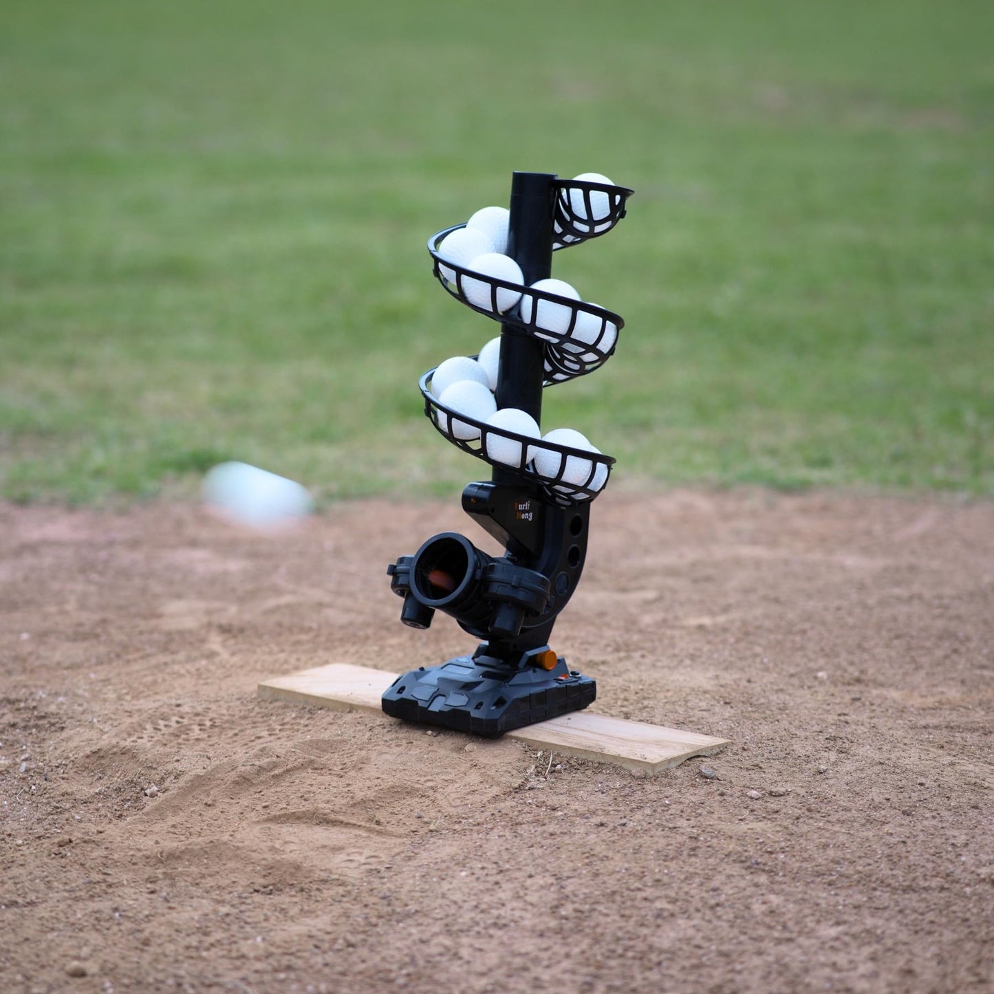 Furlihong Baseball Pitching Machine, 4 Adjustable Angles, 3 Pitch Angles, Power Bank/Battery Powered,for Beginners