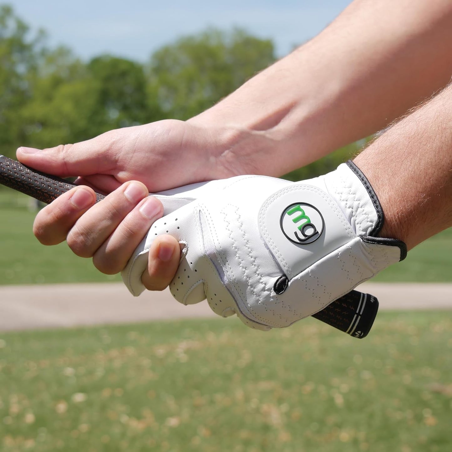 MG DynaGrip Elite Men's Golf Glove - Premium Cabretta Leather, Lightweight Design & Elastic Knuckle Hinge - Regular Sizes