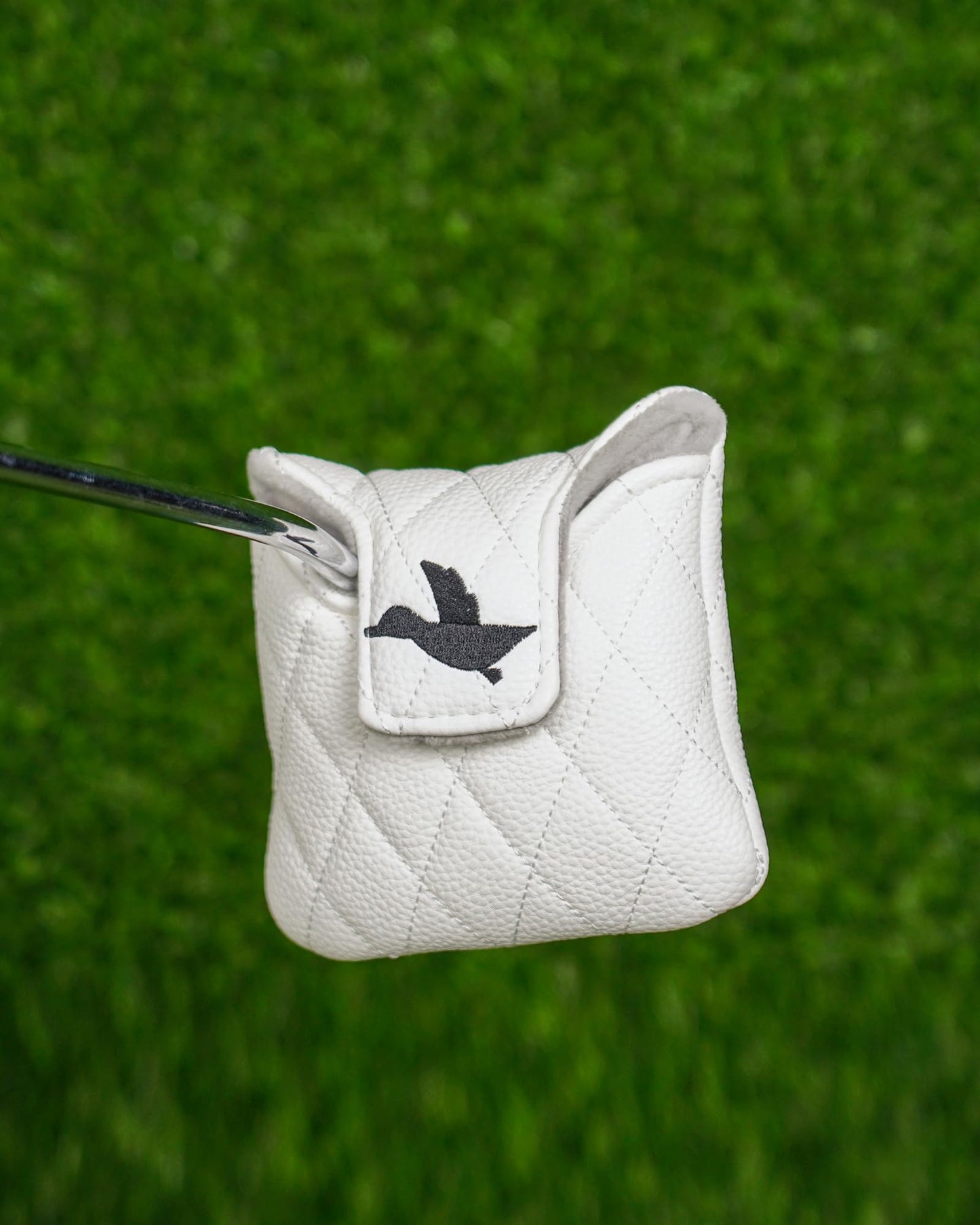 Big Teeth Golf Putter Cover Mallet Golden Retriever, Heel Shaft Golf Square Mallet Putter Cover Headcover Magnetic Birdie Hunting Embroidered Headcover White