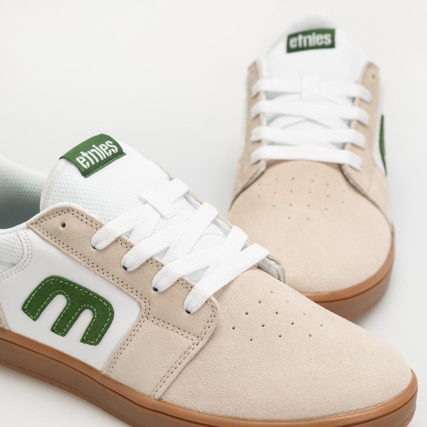 Etnies Cresta – Classic Silhoutte and Force Shield Reinforced Upper for a Durable, Stylish Shoe - White/Green/Gum - 7