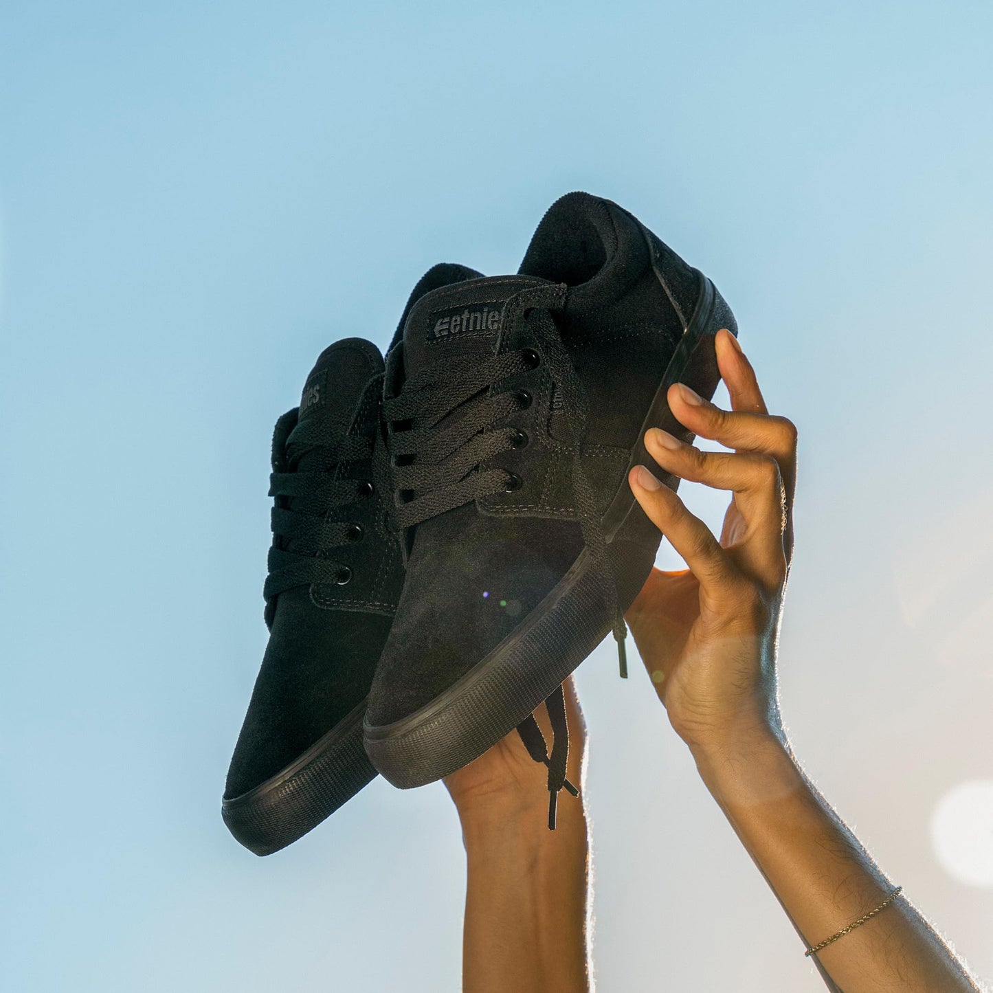 Etnies Barge LS – Classic Skate Look, Slim Vulcanized Silhoutte, Hefty Armored Collar, Reinforced Vulc - Black/Black/Black - 10.5