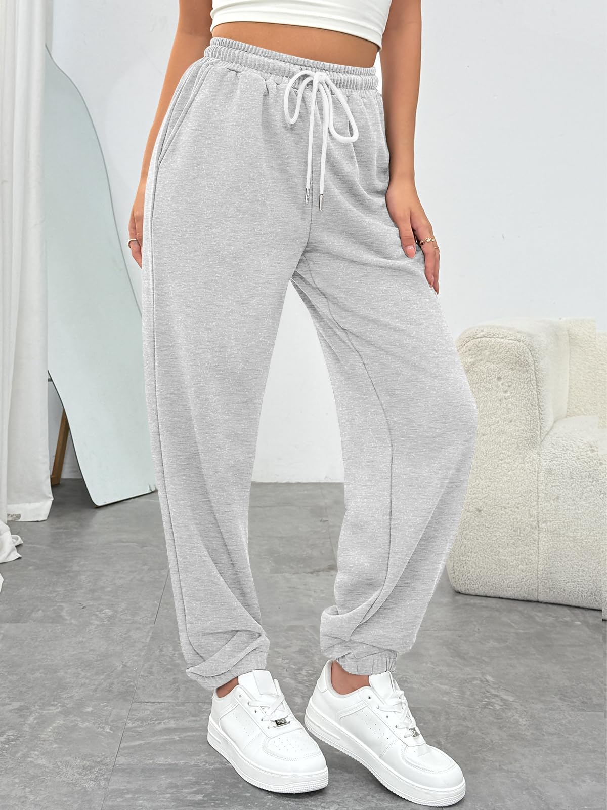 Trendy Queen Women's Sweatpants Athletic Joggers Baggy Pants Lounge Bottom 2026 Fall Fashion with Pockets Grey L
