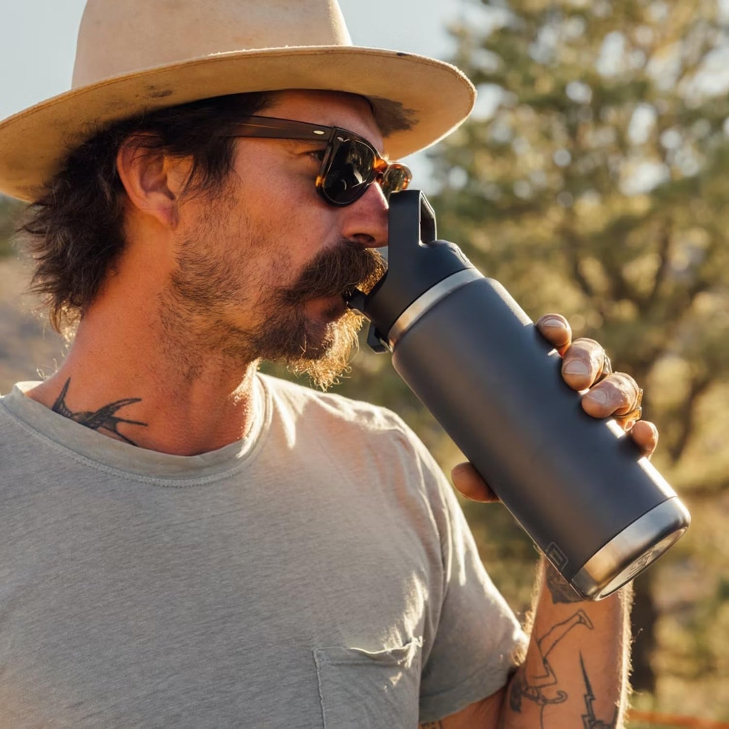 YETI Rambler Bottle - Color Matched Straw Cap for Easy Sipping - Durable & Stylish Design
