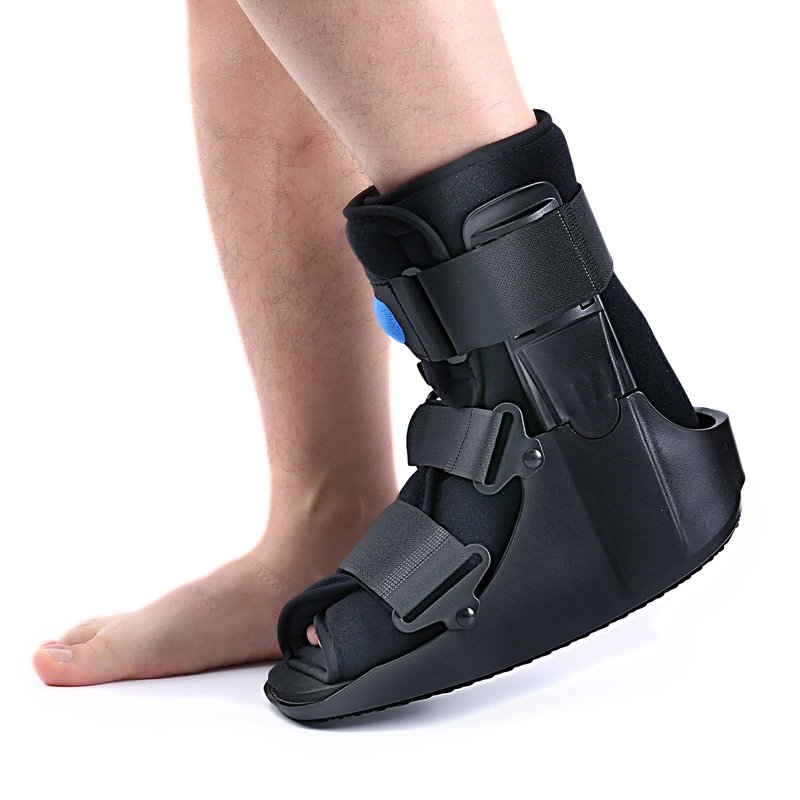 Short Walking Boot Fracture Boot Air Walker Boot for Orthopaedic Boot for Sprained Ankle, Walker Brace for Broken Foot Achilles Tendon Injury (Medium)