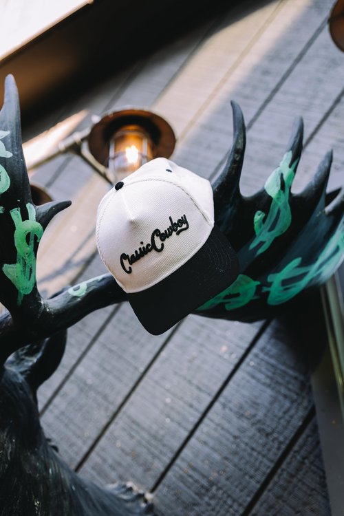 Classic Cowboy The Kelce Snapback Cap for Men and Women – Off-White and Black Adjustable Snap Back Hat – Ideal for Outdoors and Everyday Wear