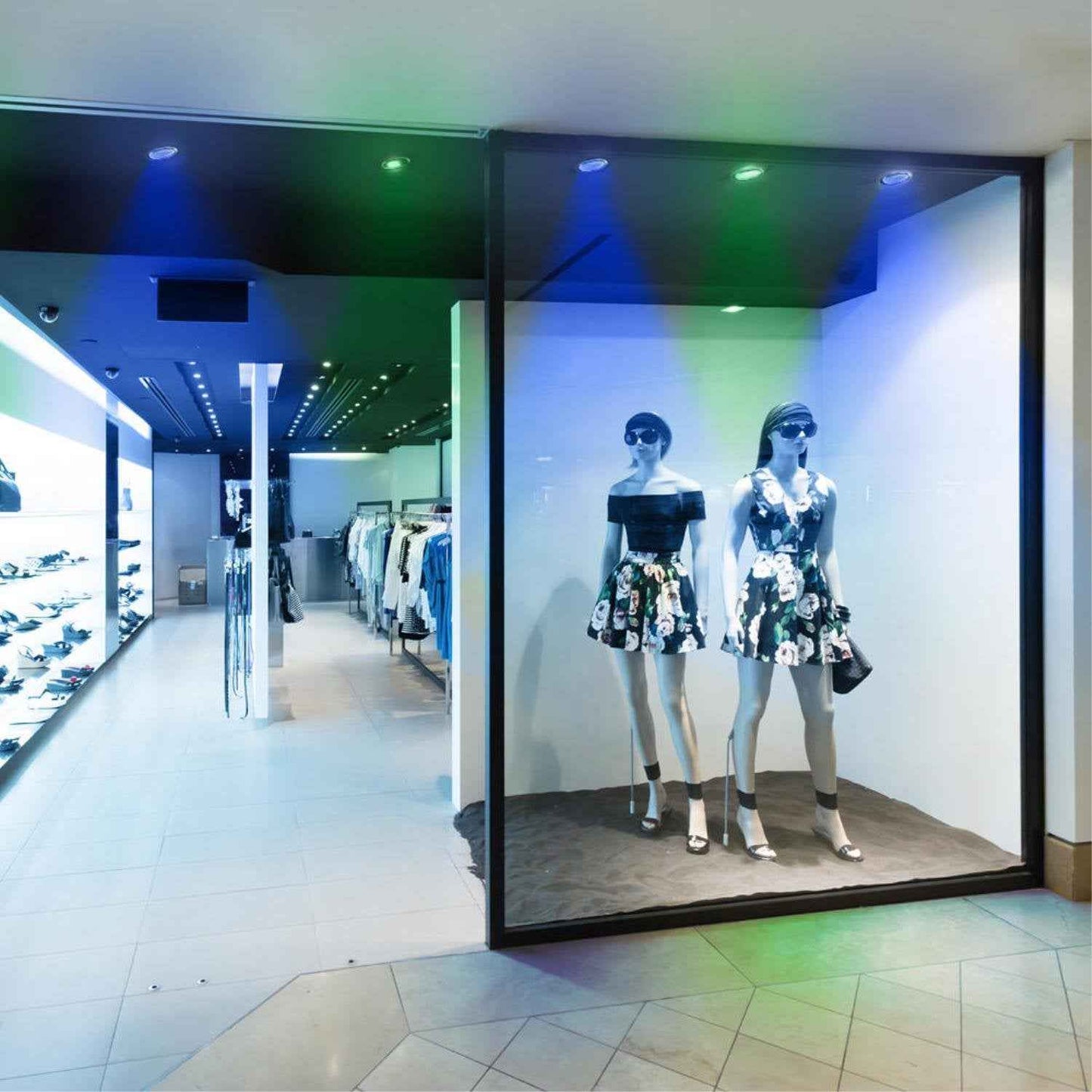 Westinghouse 3315120 100-Watt Equivalent PAR38 Flood Outdoor Weatherproof LED Light Bulb with Medium Base (6), Six Pack Blue 33151