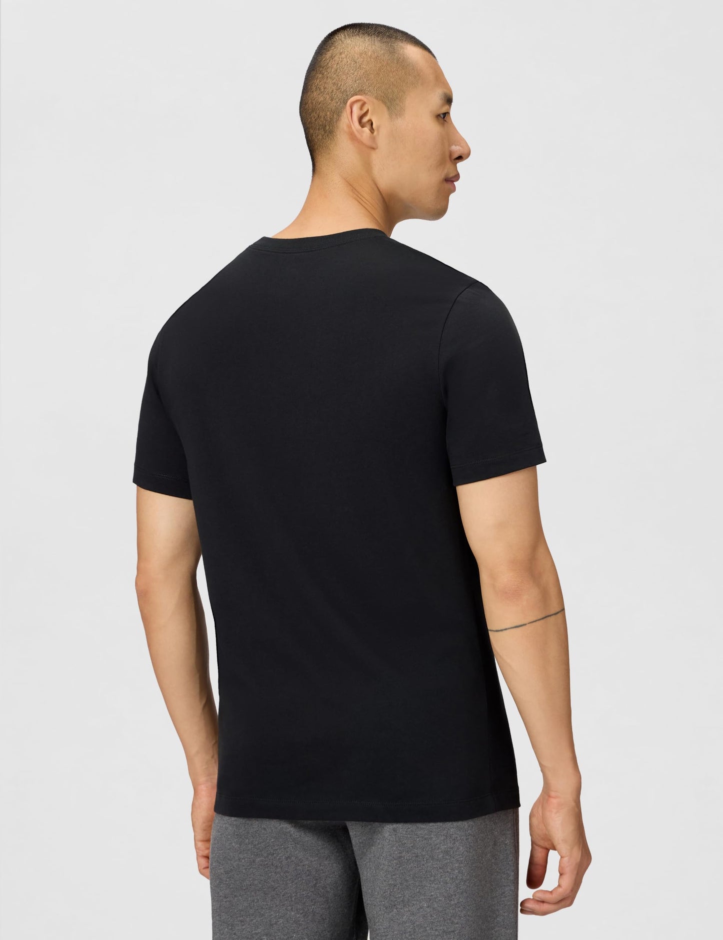 Nike Mens Sportswear Club T-Shirt (Just Do It Circle)
