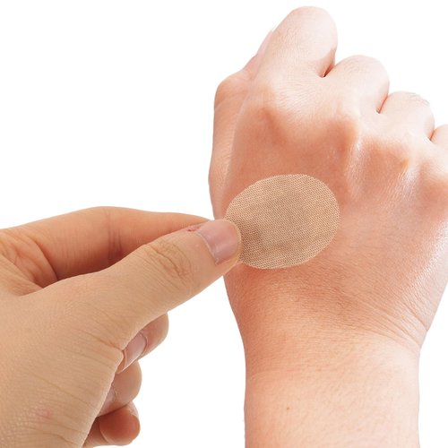 Healvian 50pcs Flexible Fabric Bandages,Adhesive Oval Bandages,Oval Flexible Adhesive,Breathable Knuckle Stickers Patch Bulk for Family Wounds Protection Care, with Non-Stick Pad