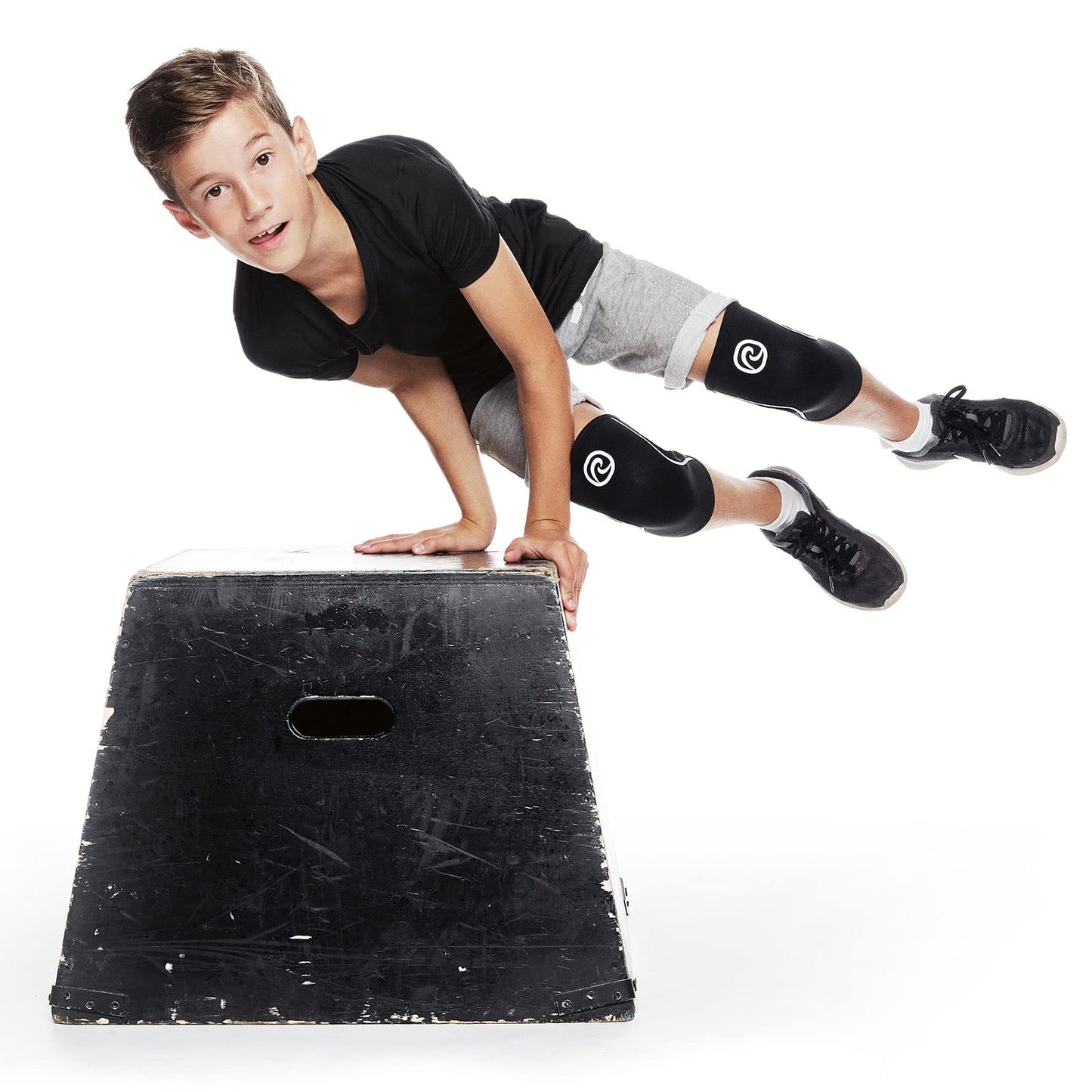 Rehband Kids Knee Sleeve made from 5mm Noprene, Knee Brace - Youth Girls & Boys Compression Knee Brace for Sports: Football, Hockey, Basketball or Running, Colour:Black, Size:Small