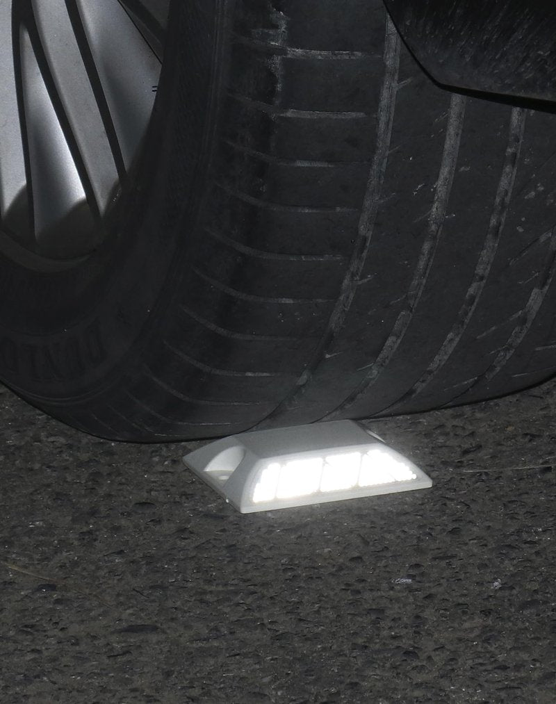 QWORK Road Reflectors, Pack of 10-4x4 Inch High-Reflectivity Driveway Reflectors Stud Markers for Pavement, Sidewalks, Freeways, Driveways