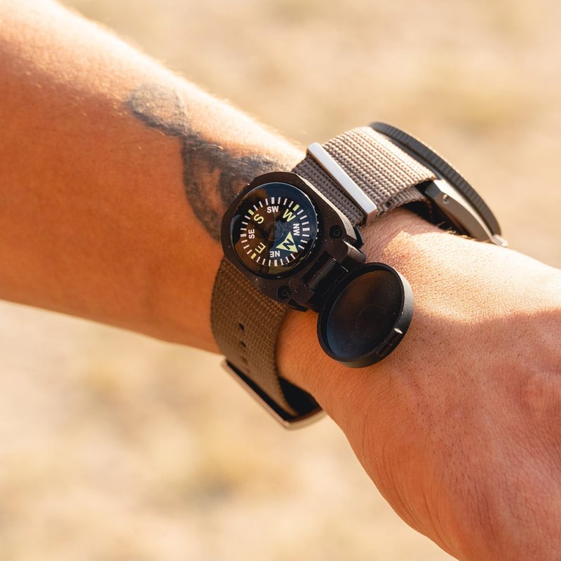 Sun Company Wrist Turtle - Armoured Wrist Compass with Closing Cover | Easy-to-Read Compass for Watch Band or Paracord Survival Bracelet