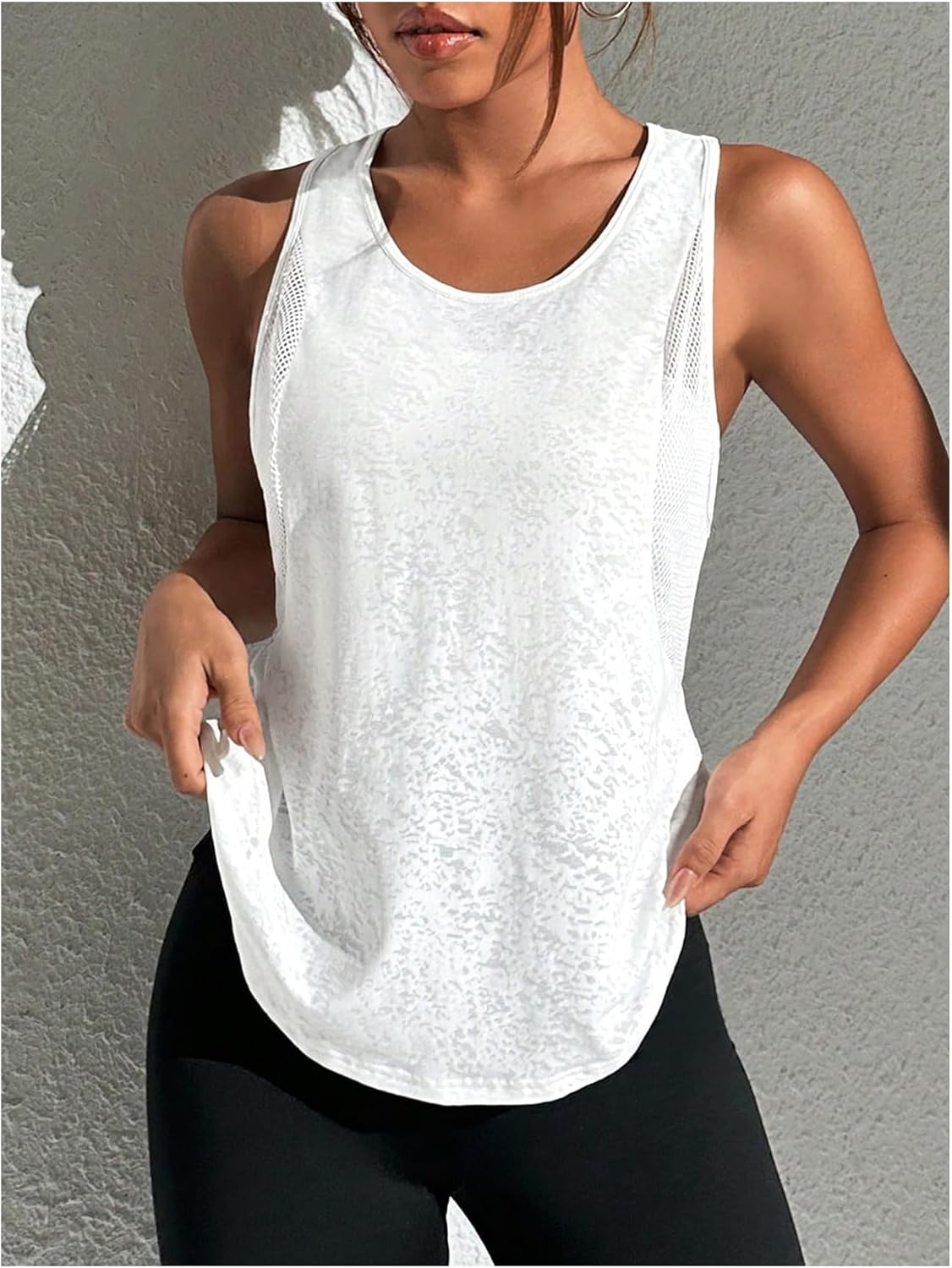 OYOANGLE Women's Athletic Mesh Tank Top - Sleeveless Yoga & Gym Shirt in Stylish Design