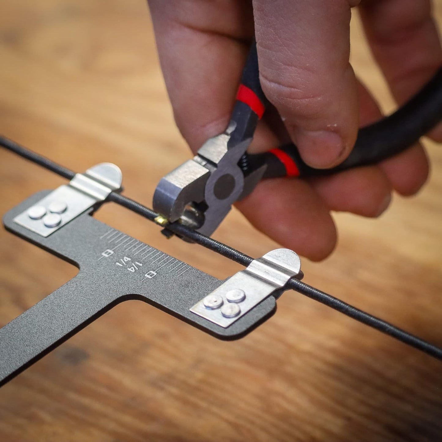 Shatterproof Archery Nock Pliers - Precision Bow T Square for Clamping Nock Points