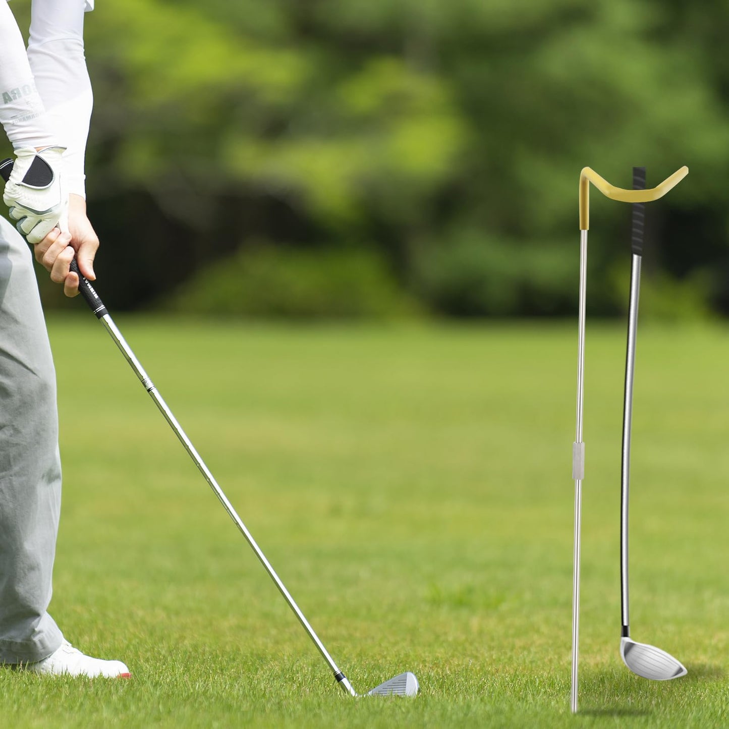 Greeily Golf Club Holder Stand, 32" V-Shaped Golf Club Stand for Putting Green Backyard Placing Clubs and Keeping Clubs Clean Made of Highly Durable Iron Material
