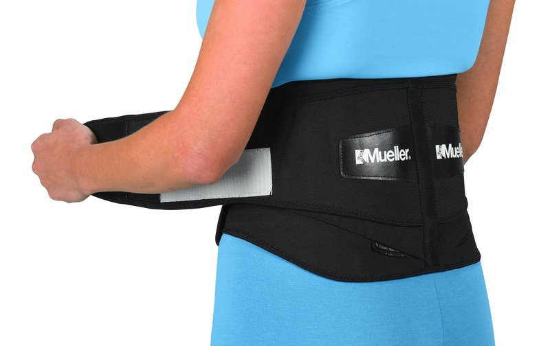 MUELLER Sports Medicine Adjustable Lumbar Back Brace with Removable Pad, Back Pain Relief Support for Men and Women, Ideal for Upper and Lower Back Pain, Sciatica, Scoliosis, Black, Small